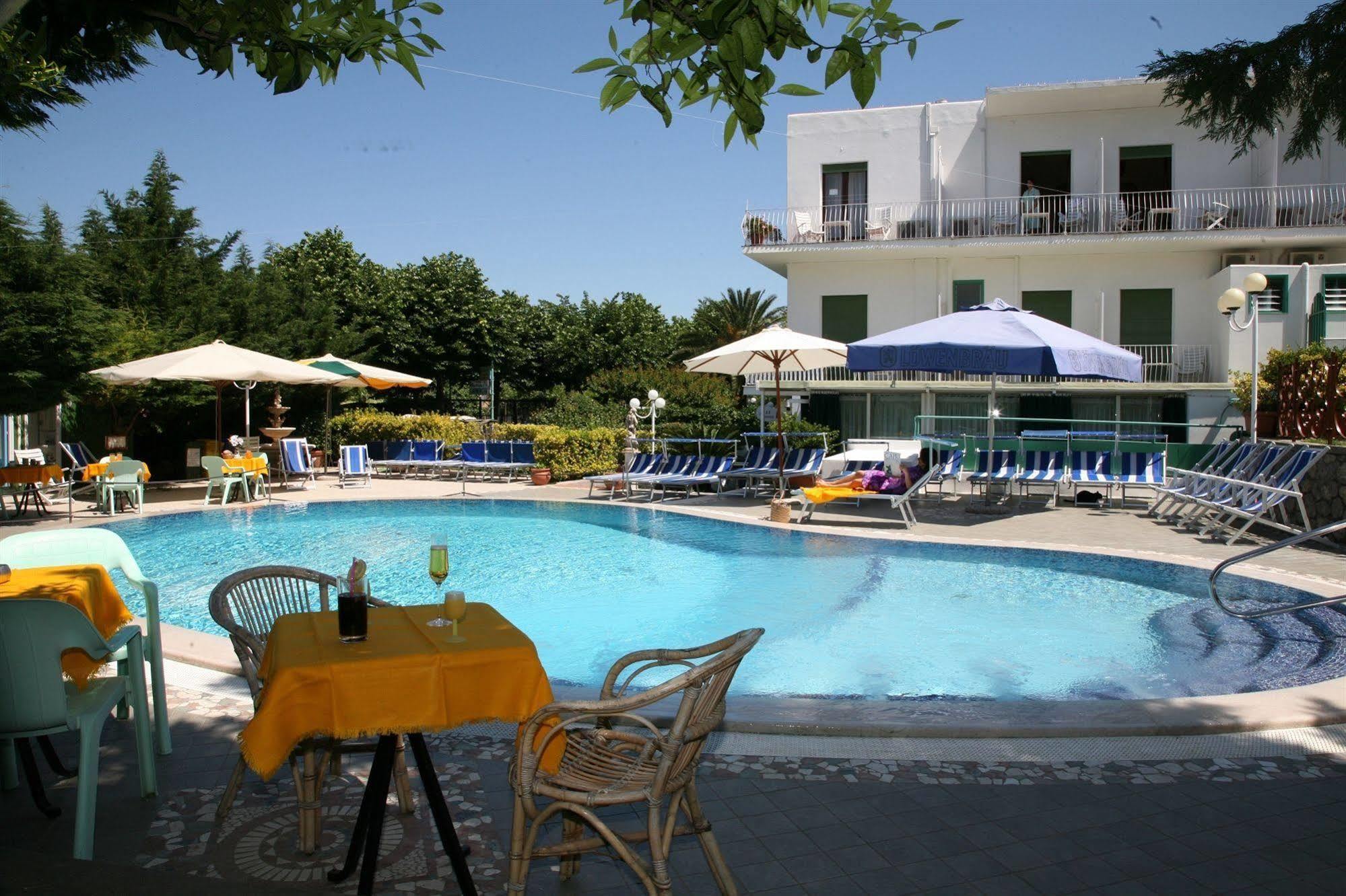 Hotel Carmencita Anacapri  Exterior photo