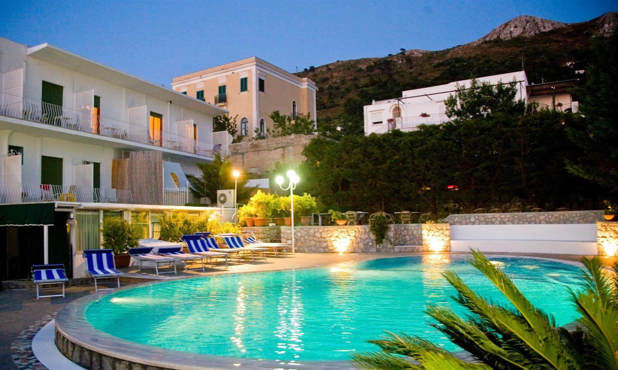Hotel Carmencita Anacapri  Exterior photo